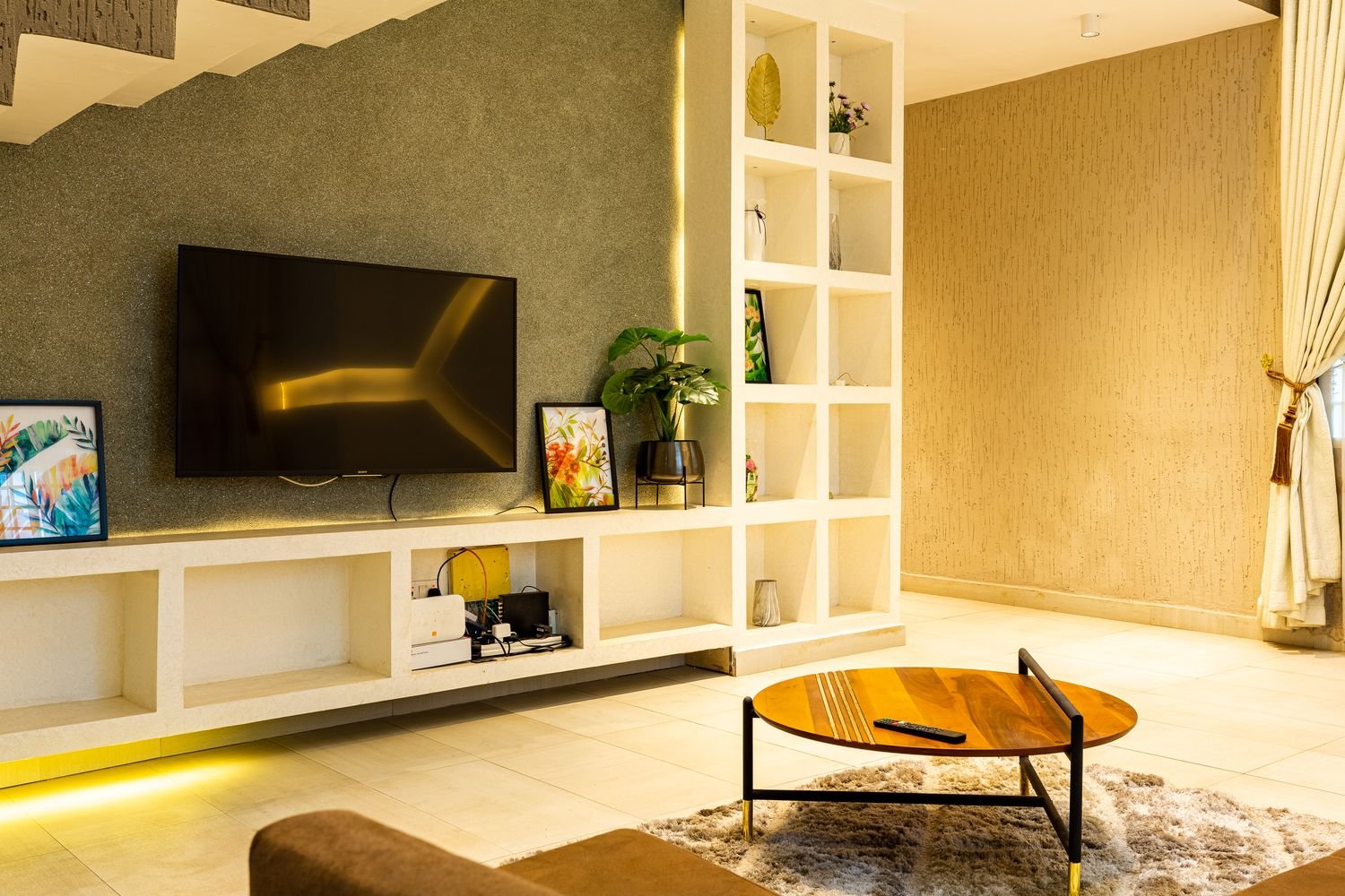 Two Bedroom Apartment with Kitchen & Lounge