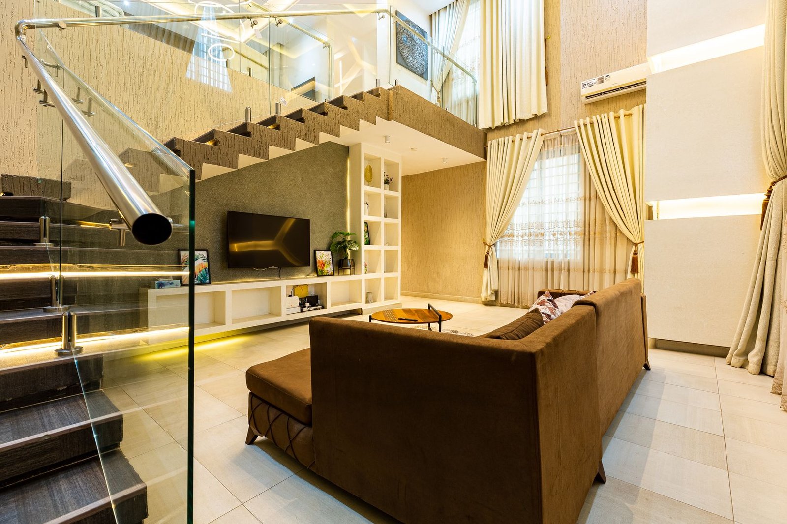 Two Bedroom Apartment with Kitchen & Lounge
